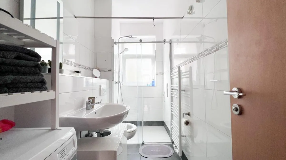 Image 6 of 217 Zentrum Ost Apartment (Hbf/A14)