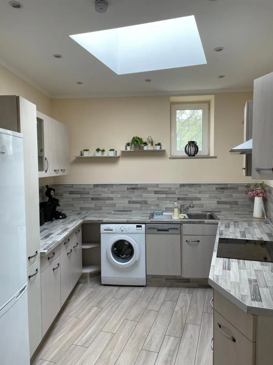 Image 1 of 2Raum-Apartment Leznew