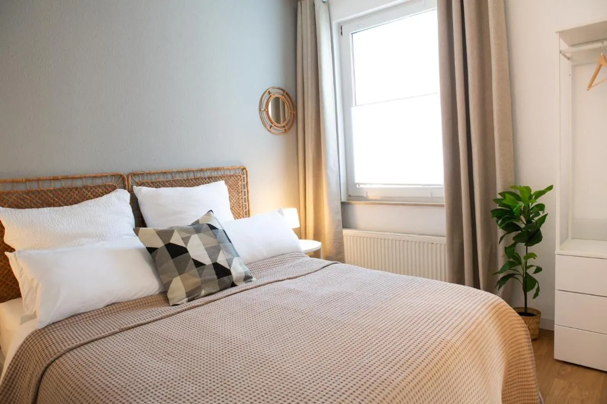 Image 6 of 2 Zimmer, Bett und Schlafsofa, Balkon, Waschmaschine L