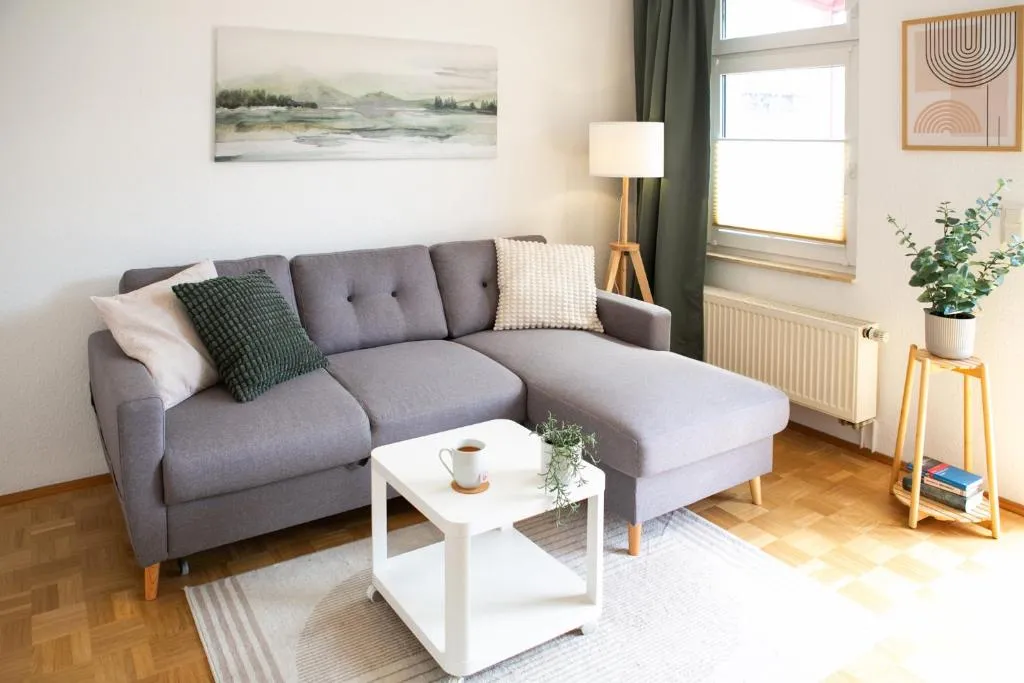 Image of 2 Zimmer, Bett und Schlafsofa, Balkon, Waschmaschine L