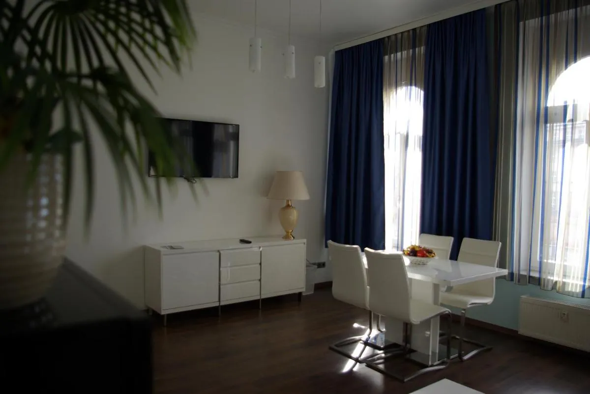 Image 1 of Apartments in der Jahnallee 20 Waldplatzpalais