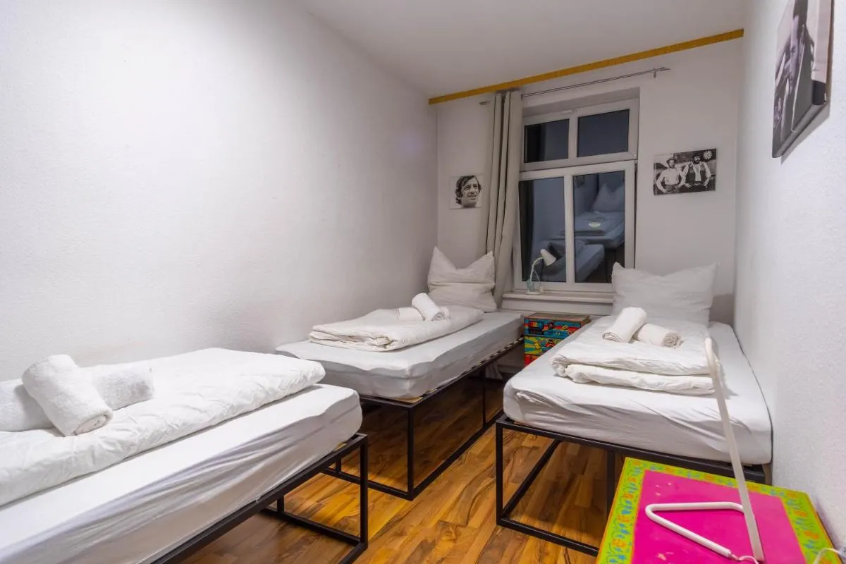 Image 3 of Balkon, Waschmaschine, TV, Einzelbetten, nahe Völkerschlachtsdenkmal