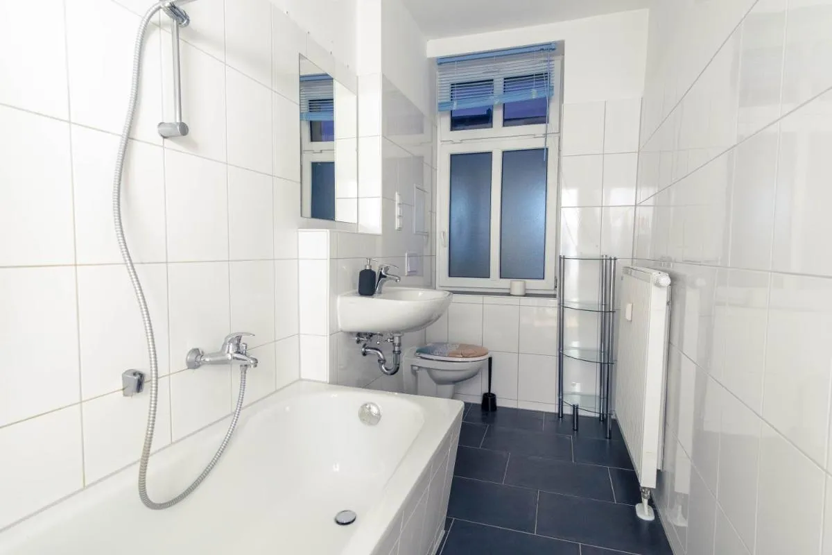 Image 5 of Balkon, Waschmaschine, TV, Einzelbetten, nahe Völkerschlachtsdenkmal