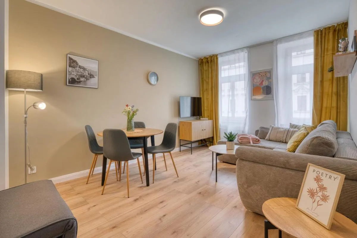 Image 2 of Beautiful 2 room apartment