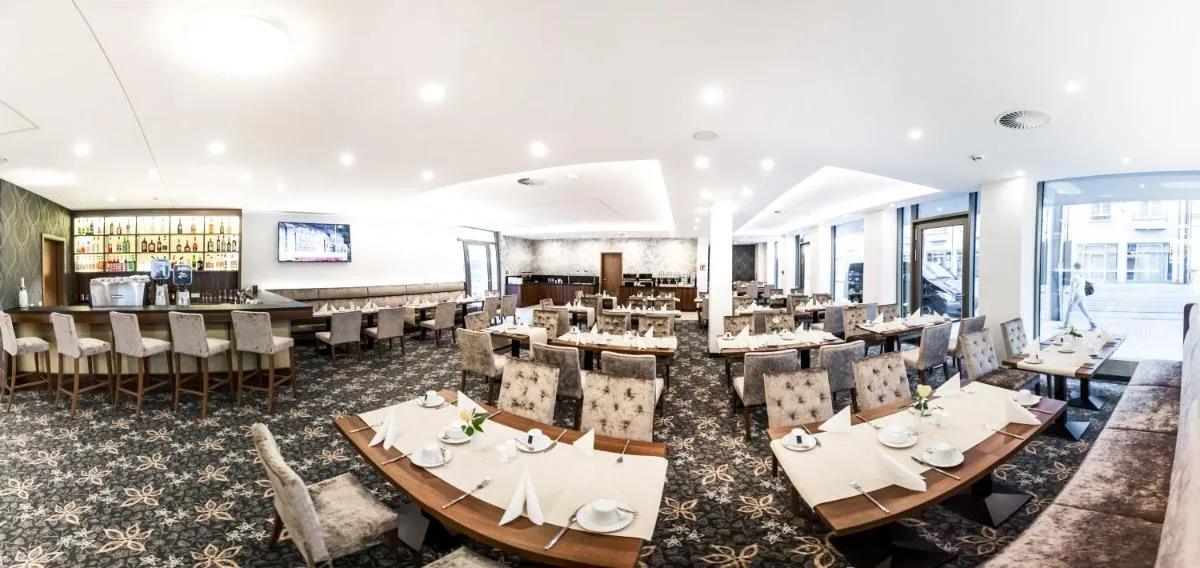 Image 3 of Best Western Plus Royal Suites