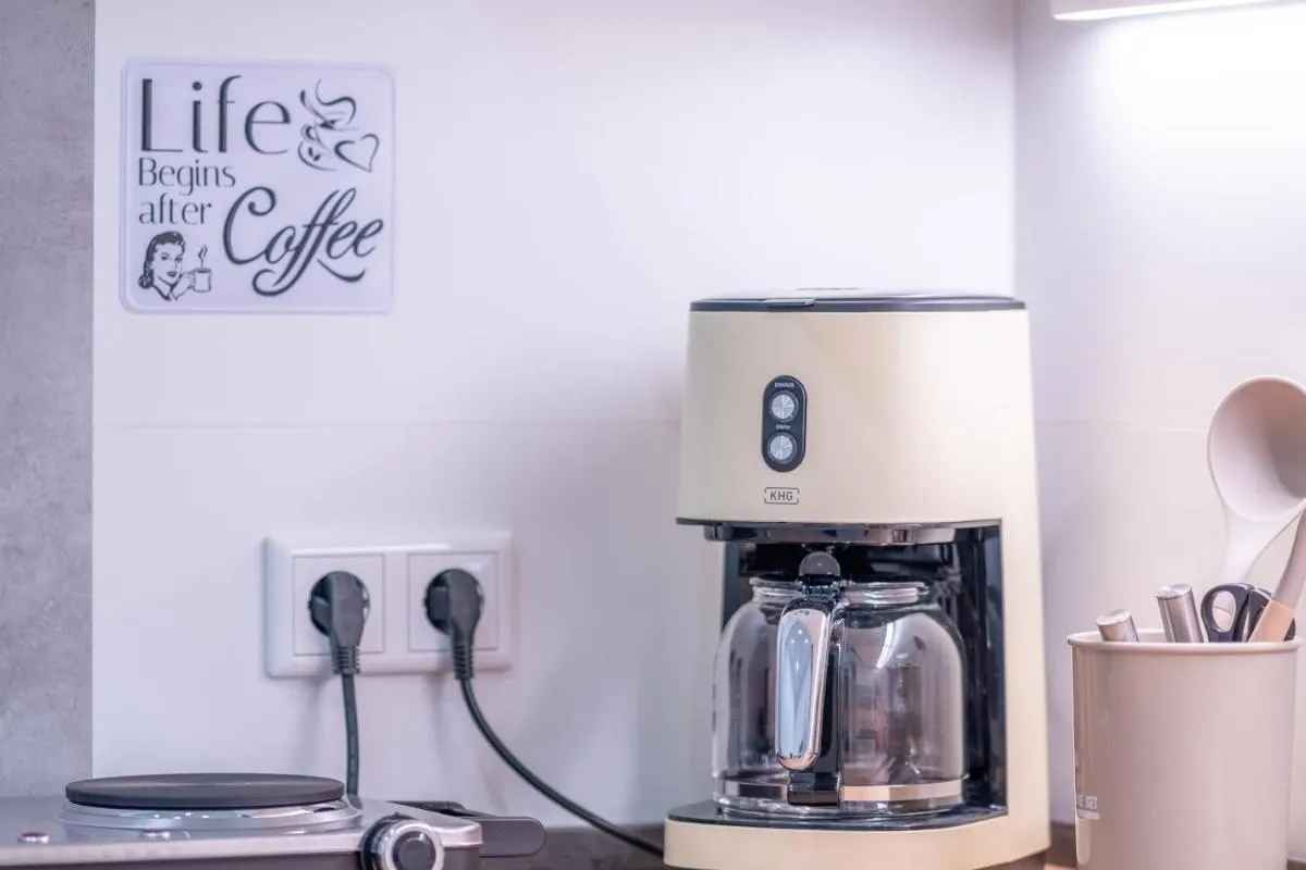 Image 4 of Big apartments, big bathrooms, single beds, perfect for groups