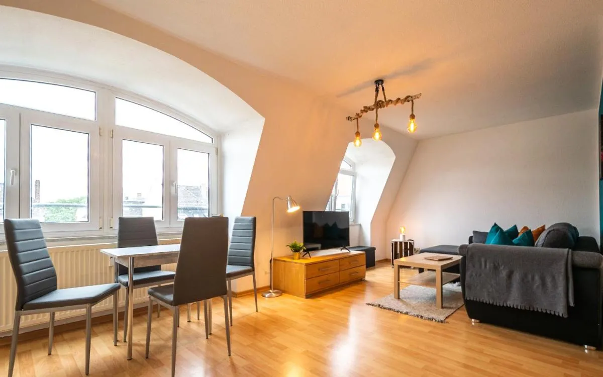 Image 4 of Blue Chili 99 – Großzügiges Loft WLAN Boxspringbett bis 4 Pers