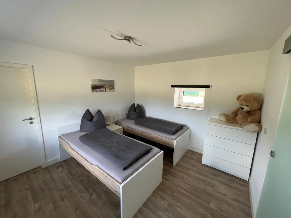 Image 6 of Bungalow 4 Schlafzimmer 8 Personen Parkplatz Grundstück Garten