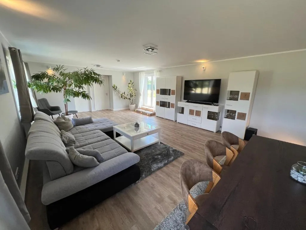 Image of Bungalow 4 Schlafzimmer 8 Personen Parkplatz Grundstück Garten