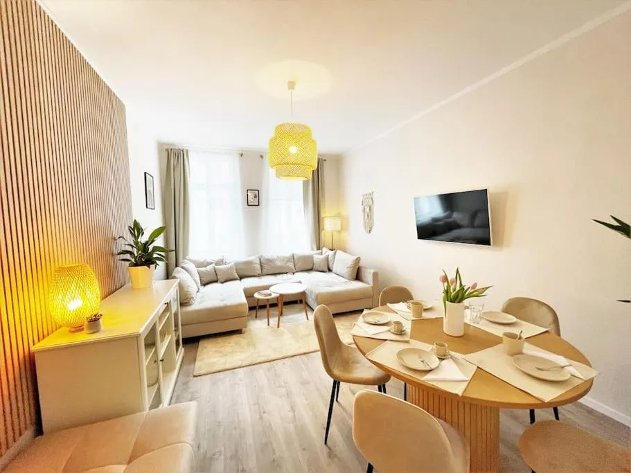 Image 4 of CASARINA – Charmante Wohnung direkt am Zoo mit Sauna