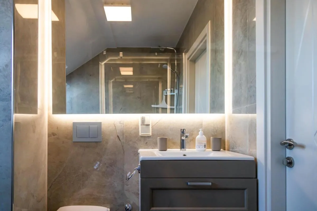 Image 2 of Deluxe Apartment mit Tiefgarage in Nähe Messe-BMW-Porsche-DHL-Flughafen-Flugzeugwerk der Deutsche Aircraft