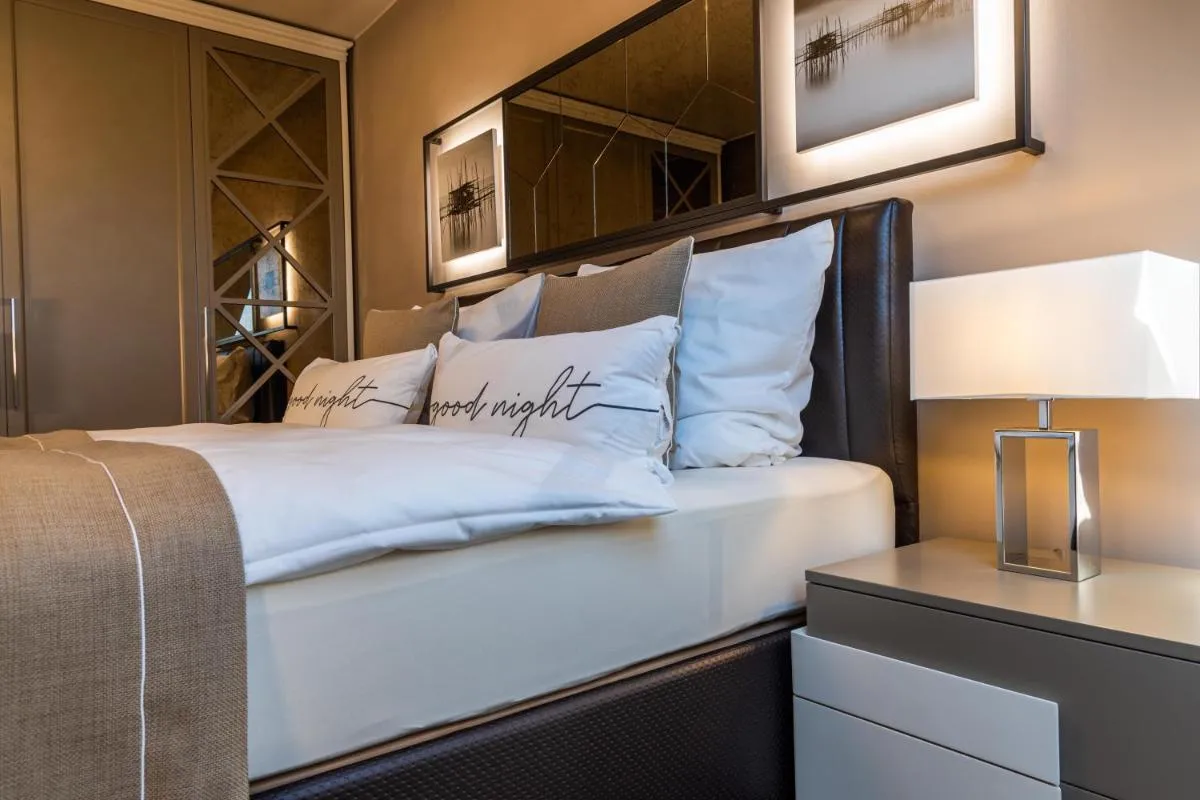 Image 5 of Deluxe Apartment mit Tiefgarage in Nähe Messe-BMW-Porsche-DHL-Flughafen-Flugzeugwerk der Deutsche Aircraft