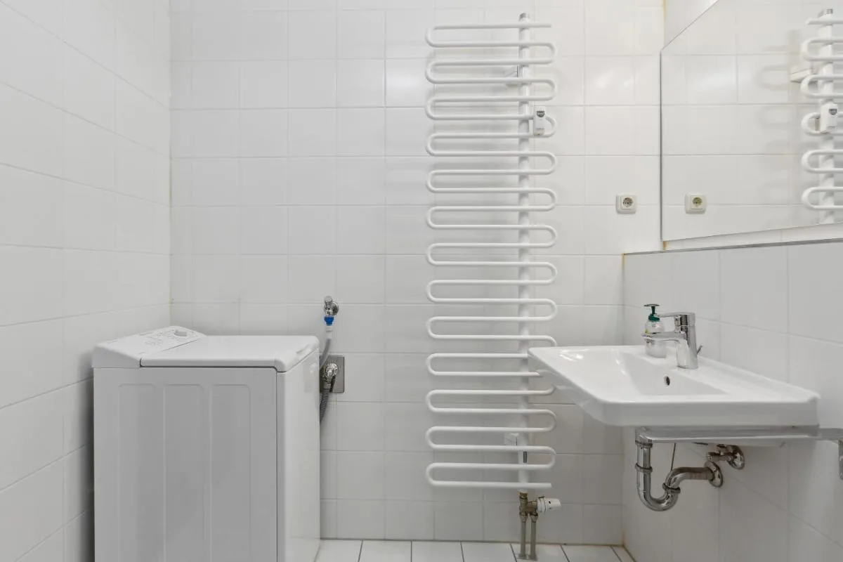 Image 2 of Eindrucksvolle Zwei-Zimmer-Wohnung mit Balkon und großer Küche