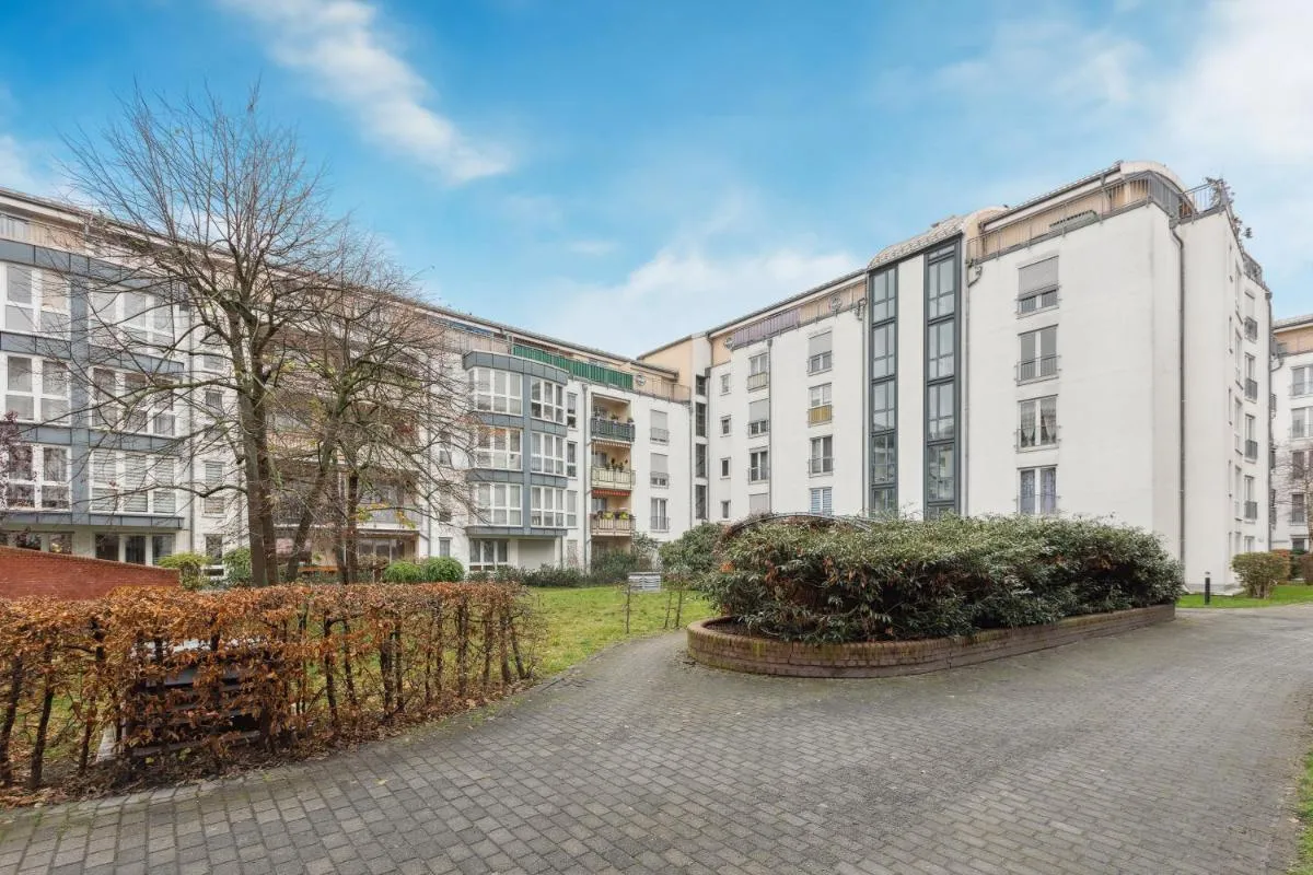 Image 4 of Eindrucksvolle Zwei-Zimmer-Wohnung mit Balkon und großer Küche