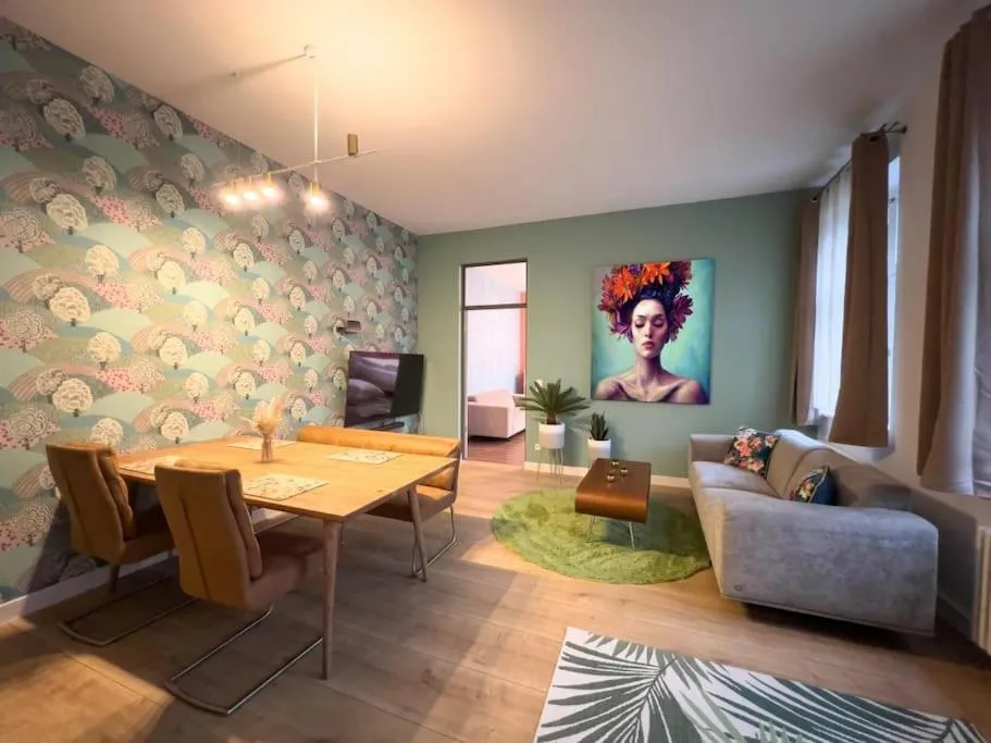 Image 2 of Exklusives Leipzig City Apartment Flowers