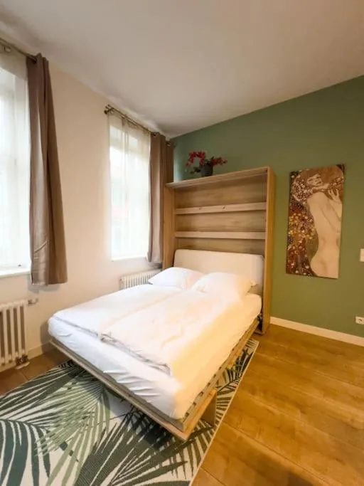 Image 5 of Exklusives Leipzig City Apartment Flowers