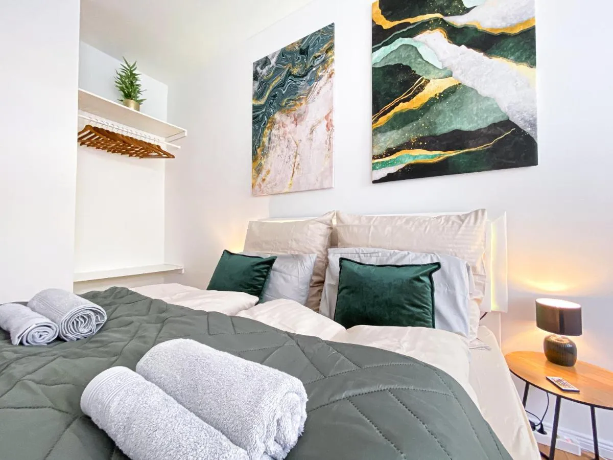 Image 3 of Freundliche Ferienwohnung mit Regendusche, Küche, Waschmaschine&Trockner, TV, WLAN