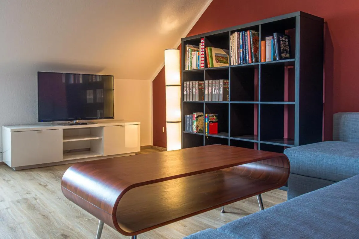 Image 2 of Gemütliche und zentrale Dachwohnung mit Parkplatz und Netflix