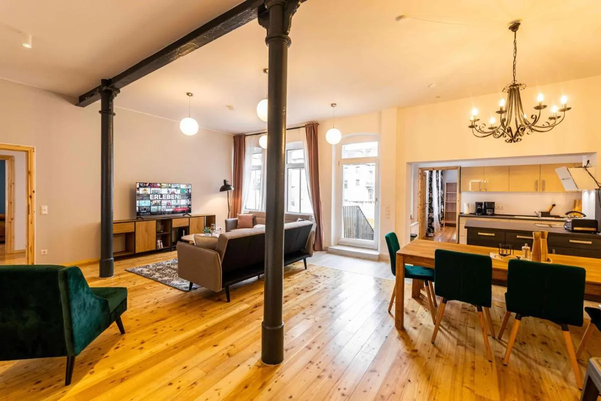 Image 3 of Großer Terrassentraum in Klein Venedig