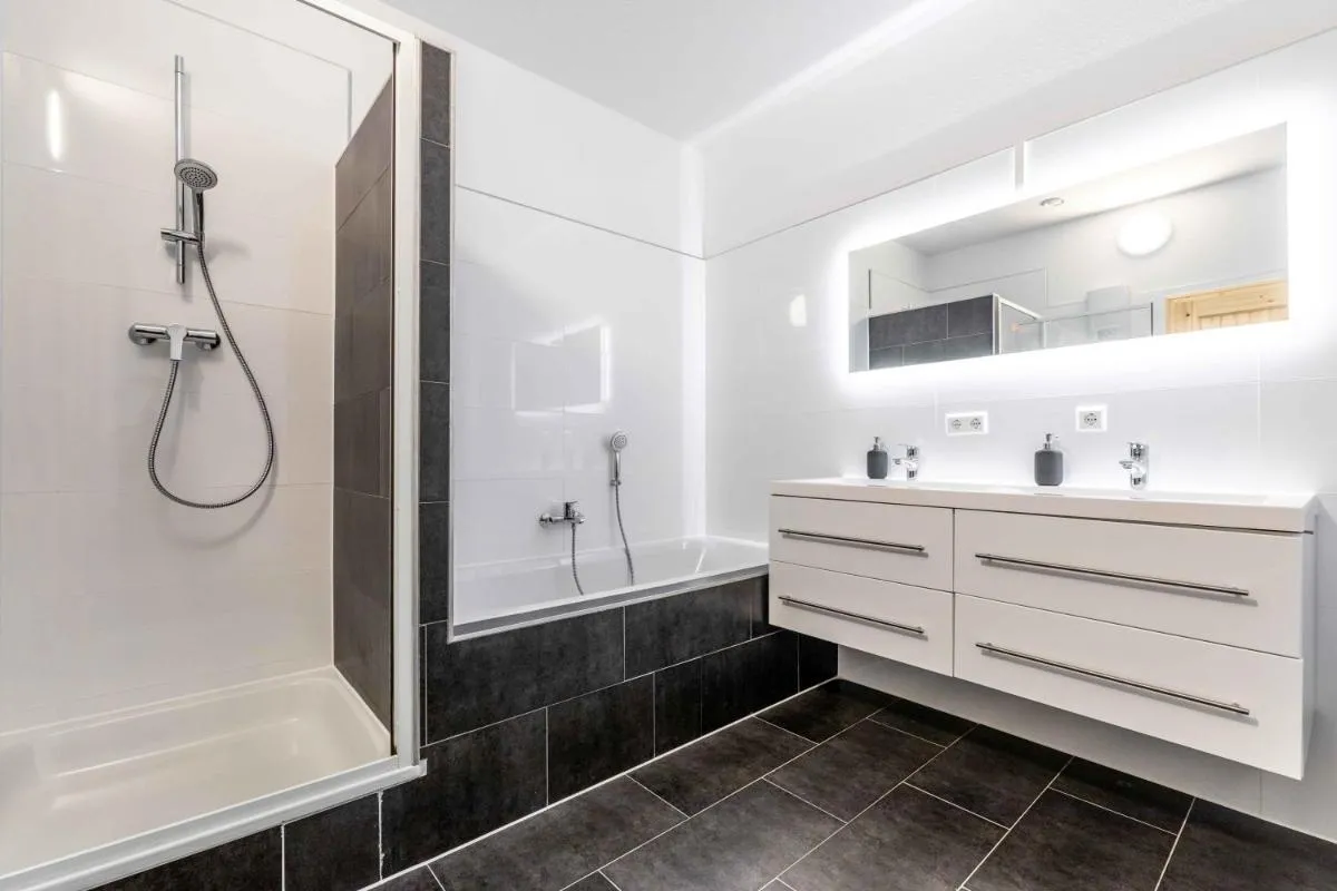 Image 2 of Großer Terrassentraum in Klein Venedig