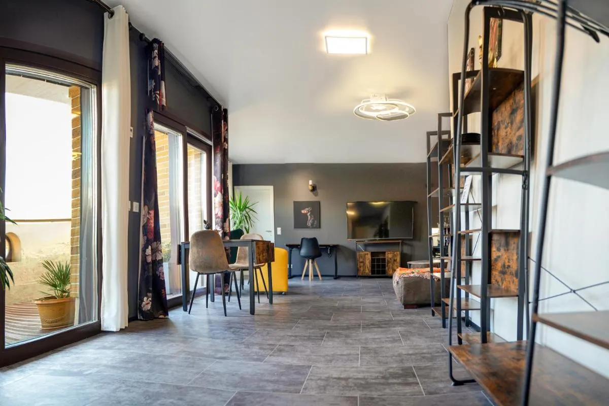 Image 3 of Gwuni Mopera