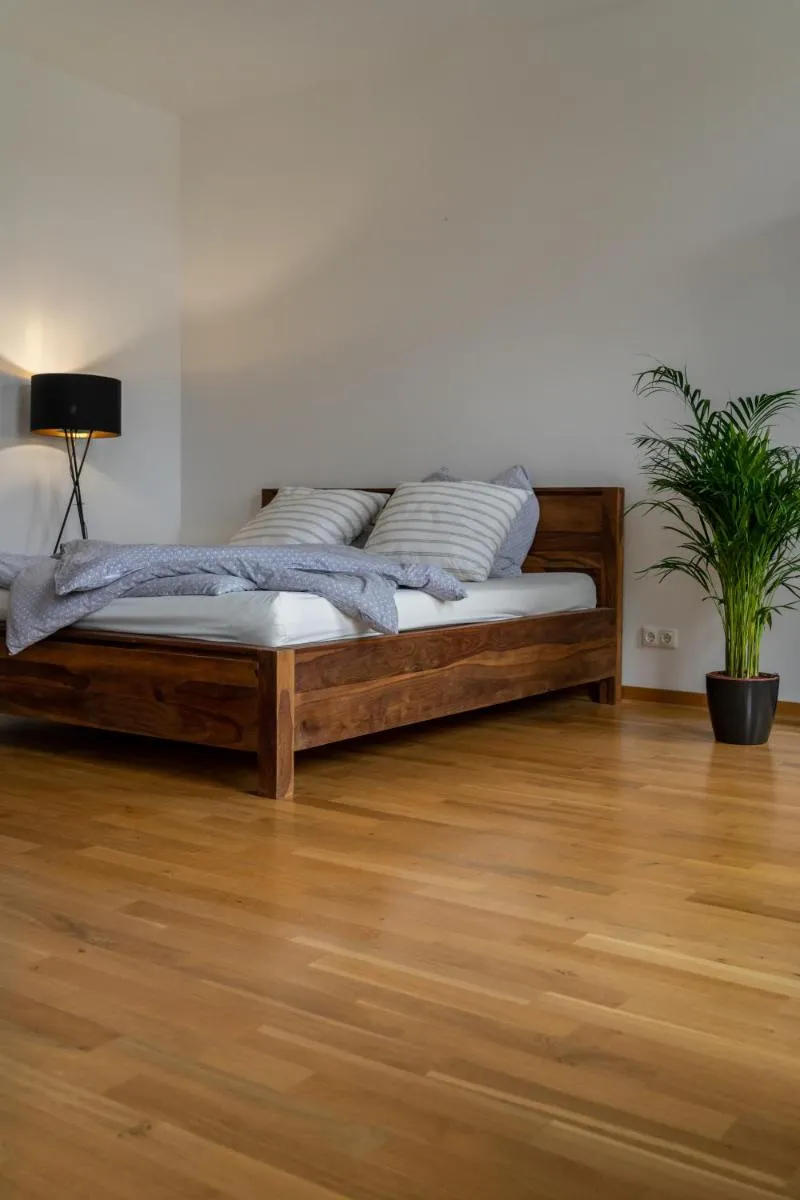 Image 6 of König Albert Residenz nahe BMW , Porsche , DHL und Messe