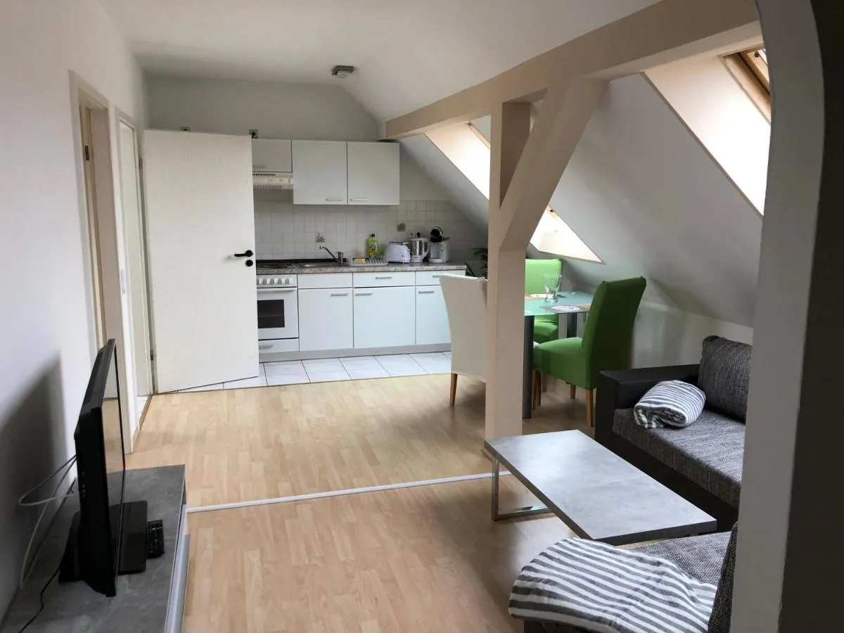 Image 3 of Kuschelige Dachgeschosswohnung am Clarapark