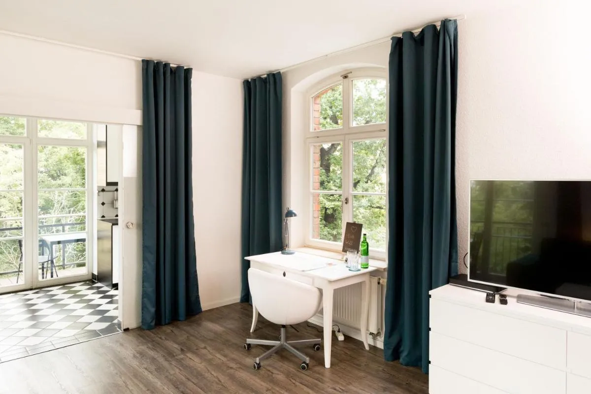 Image 5 of L.E. Home II