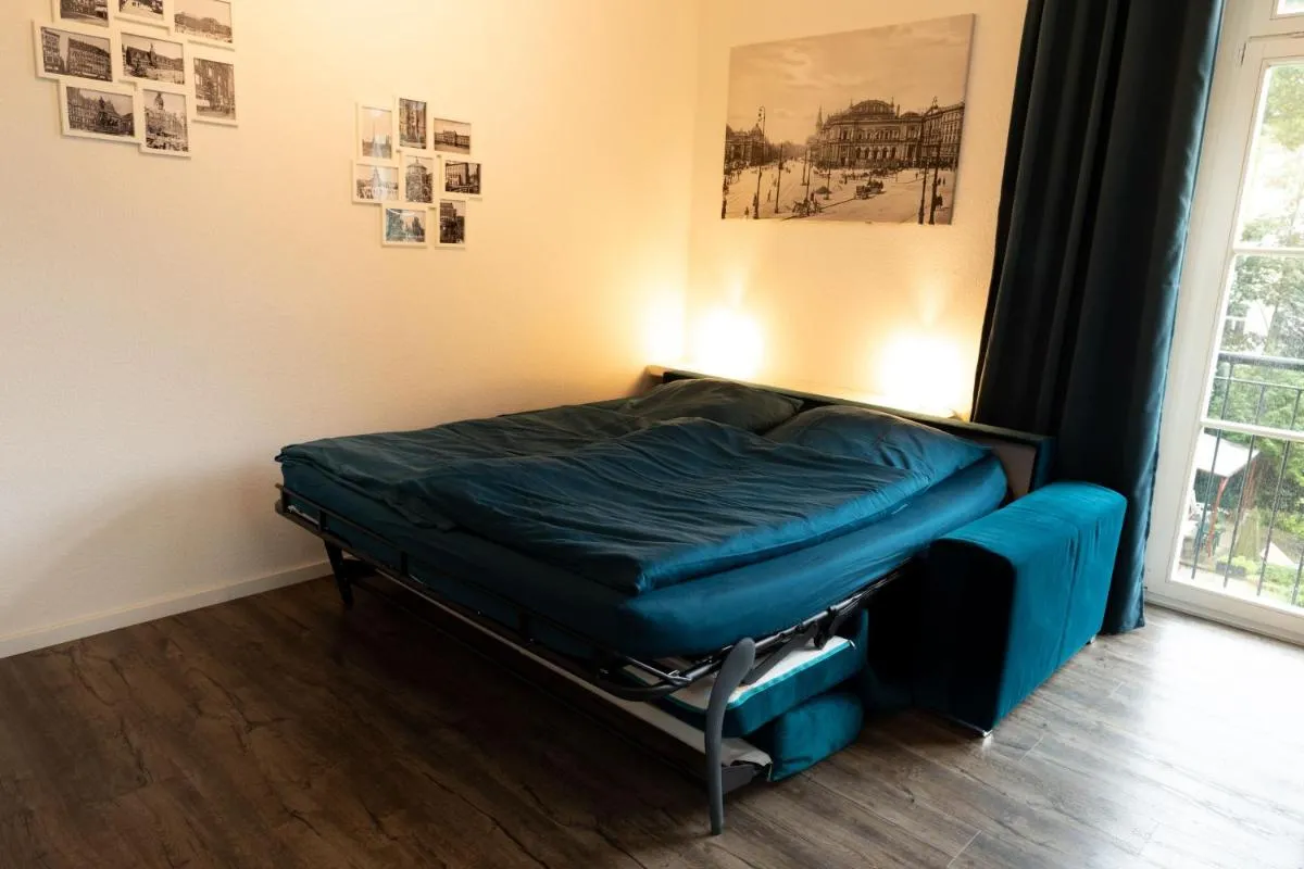 Image 4 of L.E. Home II