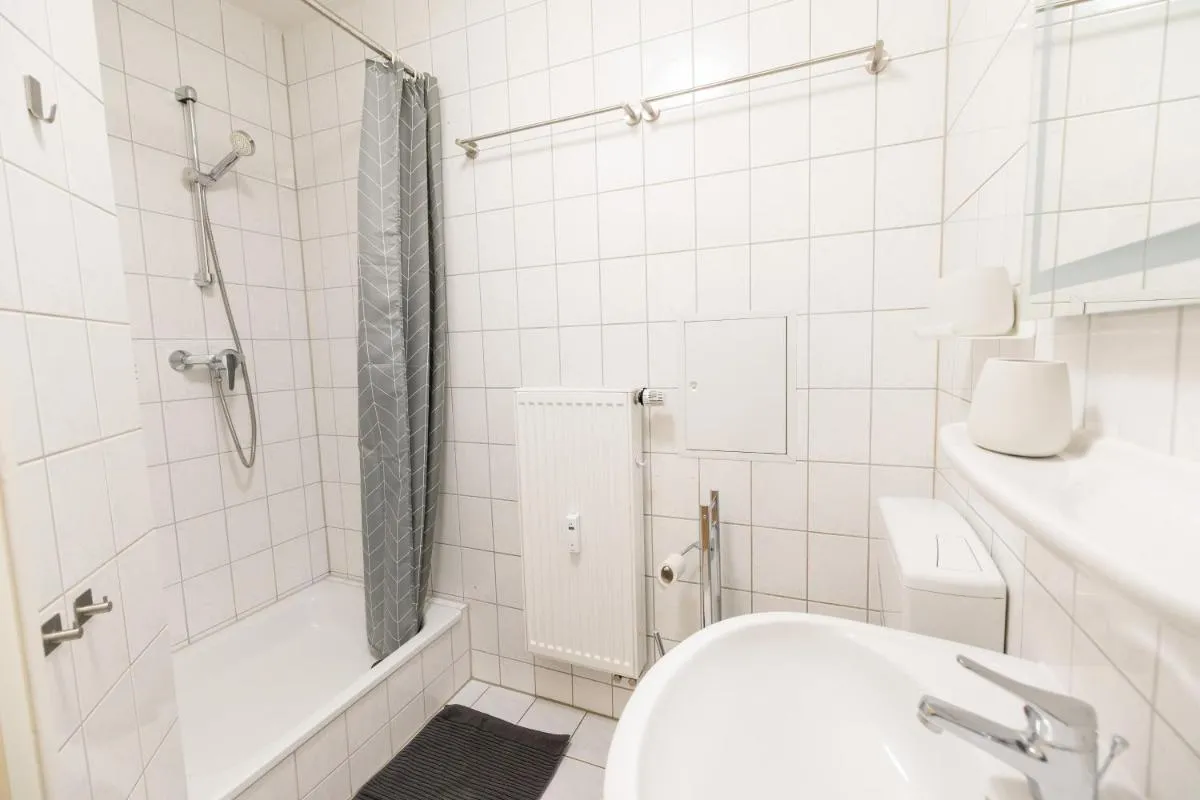 Image 6 of LeHaStays – Apartment Leipzig I 4 Einzelbetten