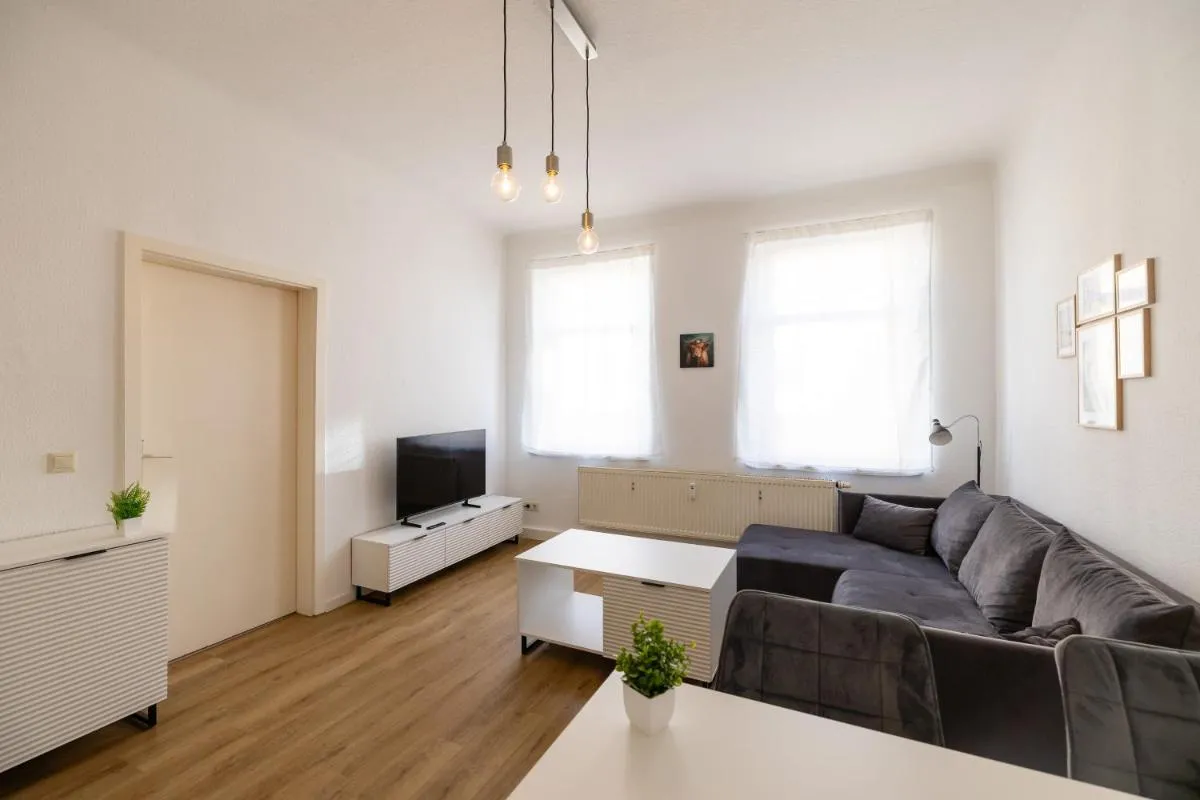 Image 1 of LeHaStays – Apartment Leipzig I 4 Einzelbetten