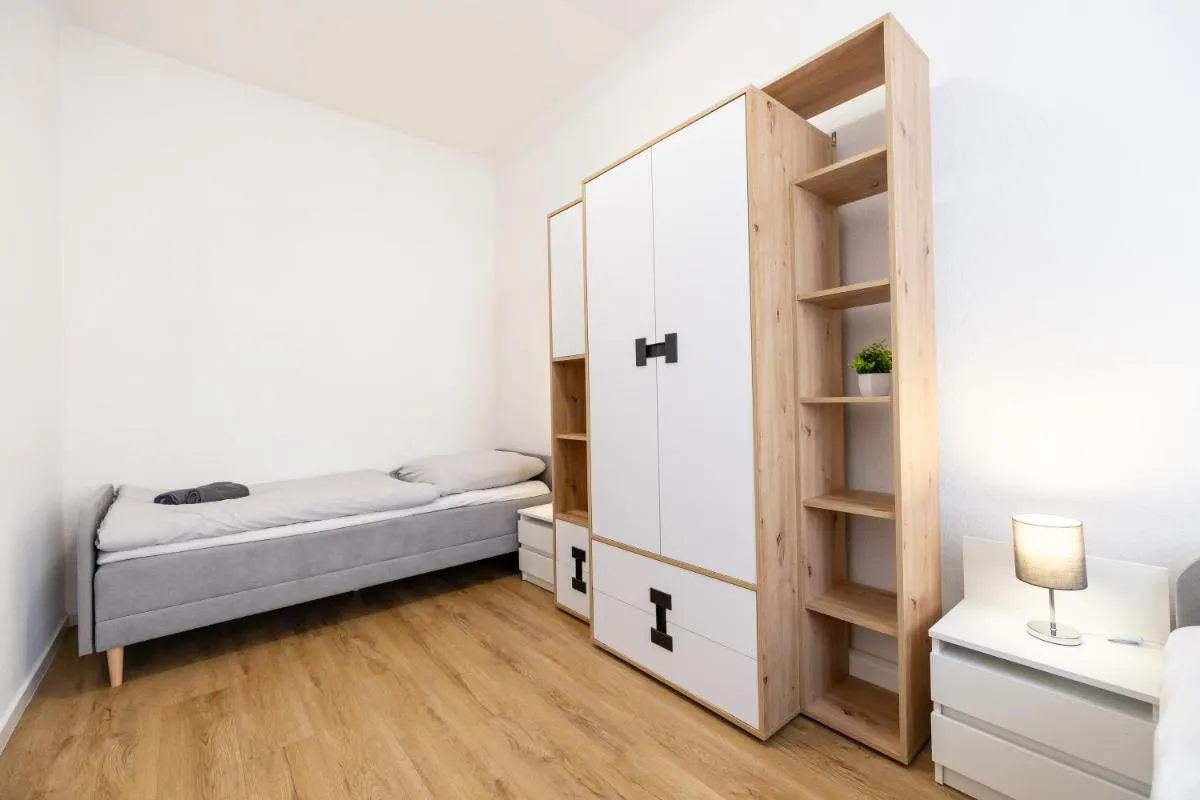 Image 5 of LeHaStays – Apartment Leipzig I 4 Einzelbetten