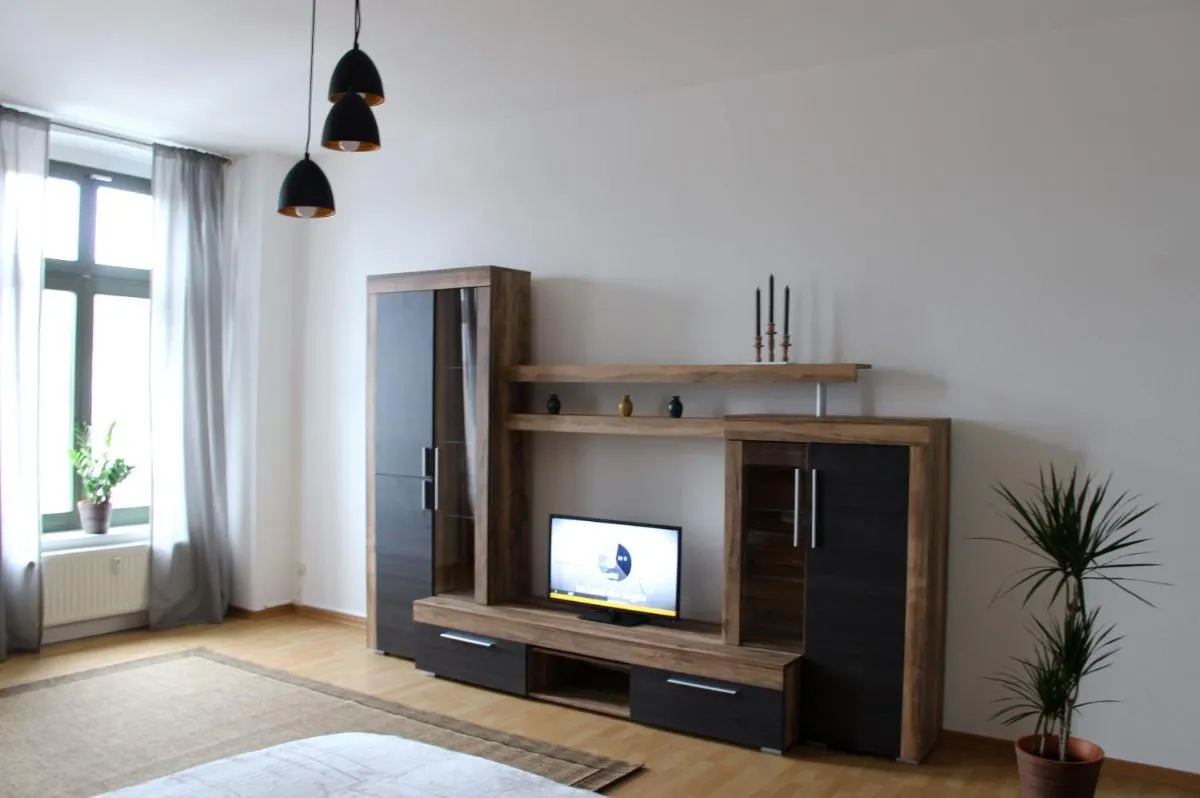 Image 4 of Leon Apartments