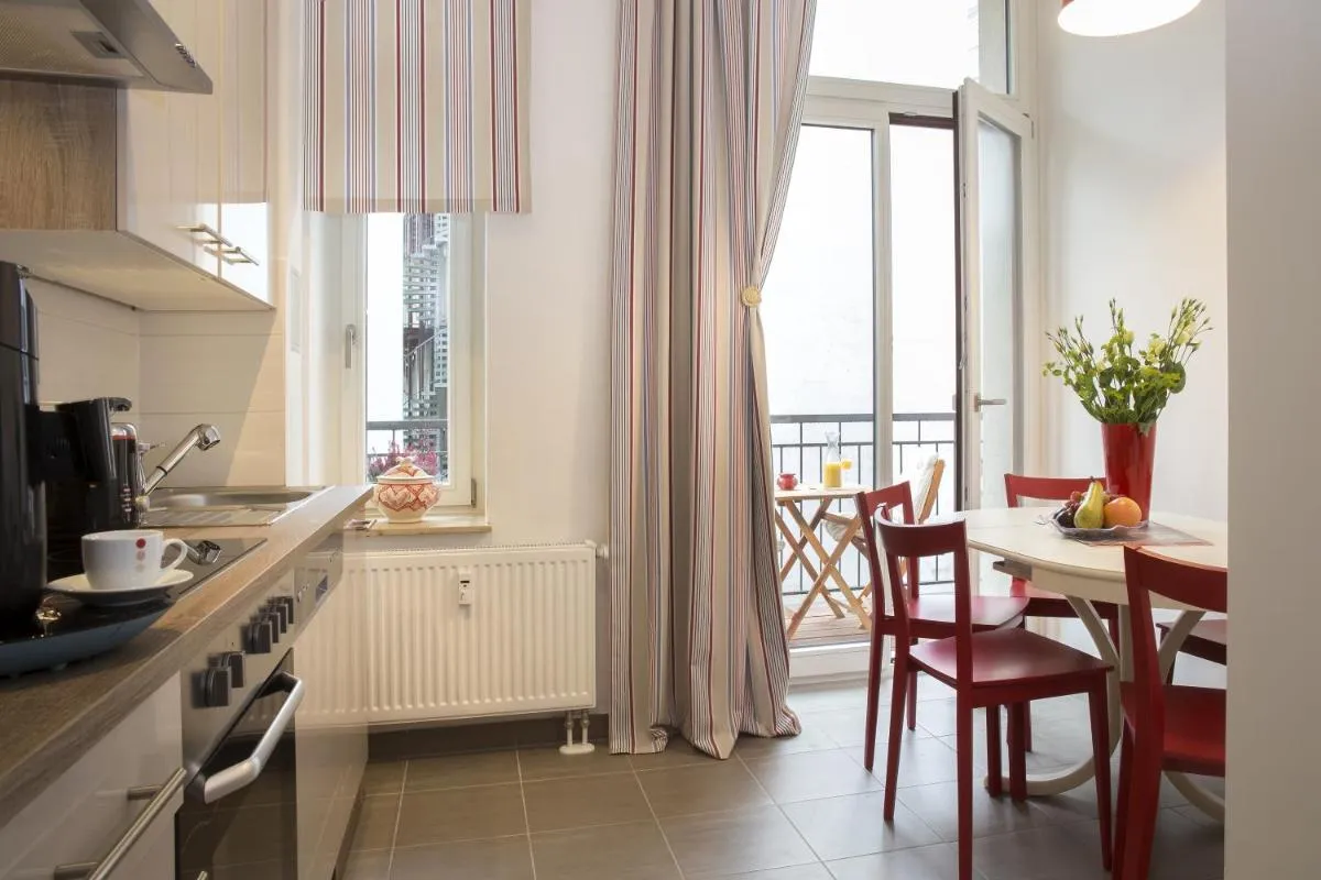 Image 3 of Leon Suite Apartments