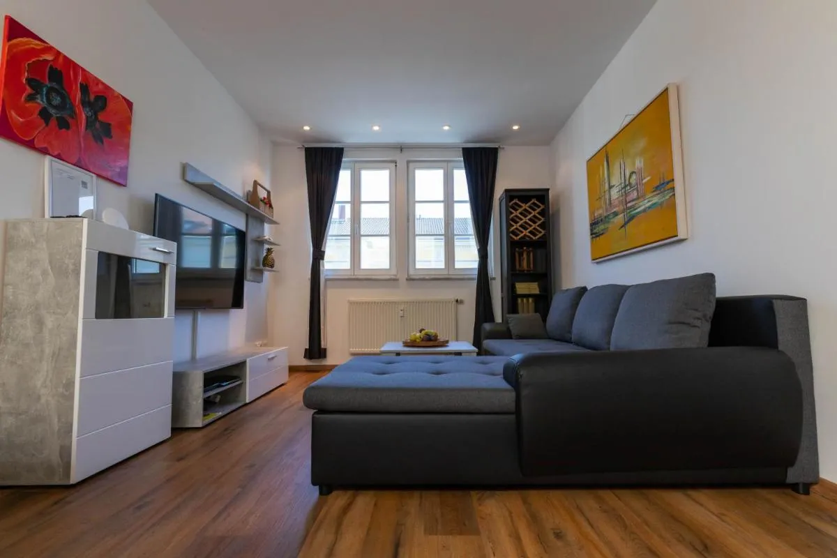 Image 4 of Parkside City Apartments No15