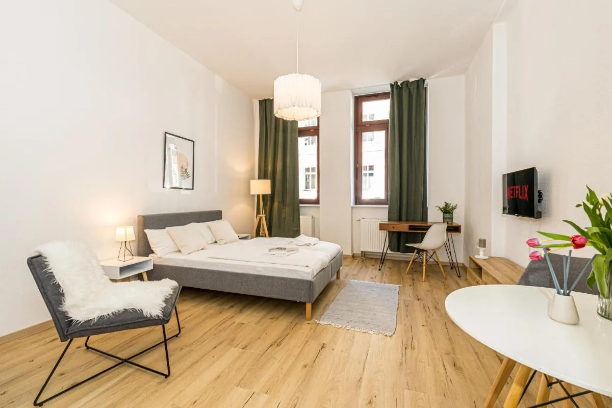 Image 1 of Ruhige und stilvolle Wohnung am Clara-Zetkin-Park