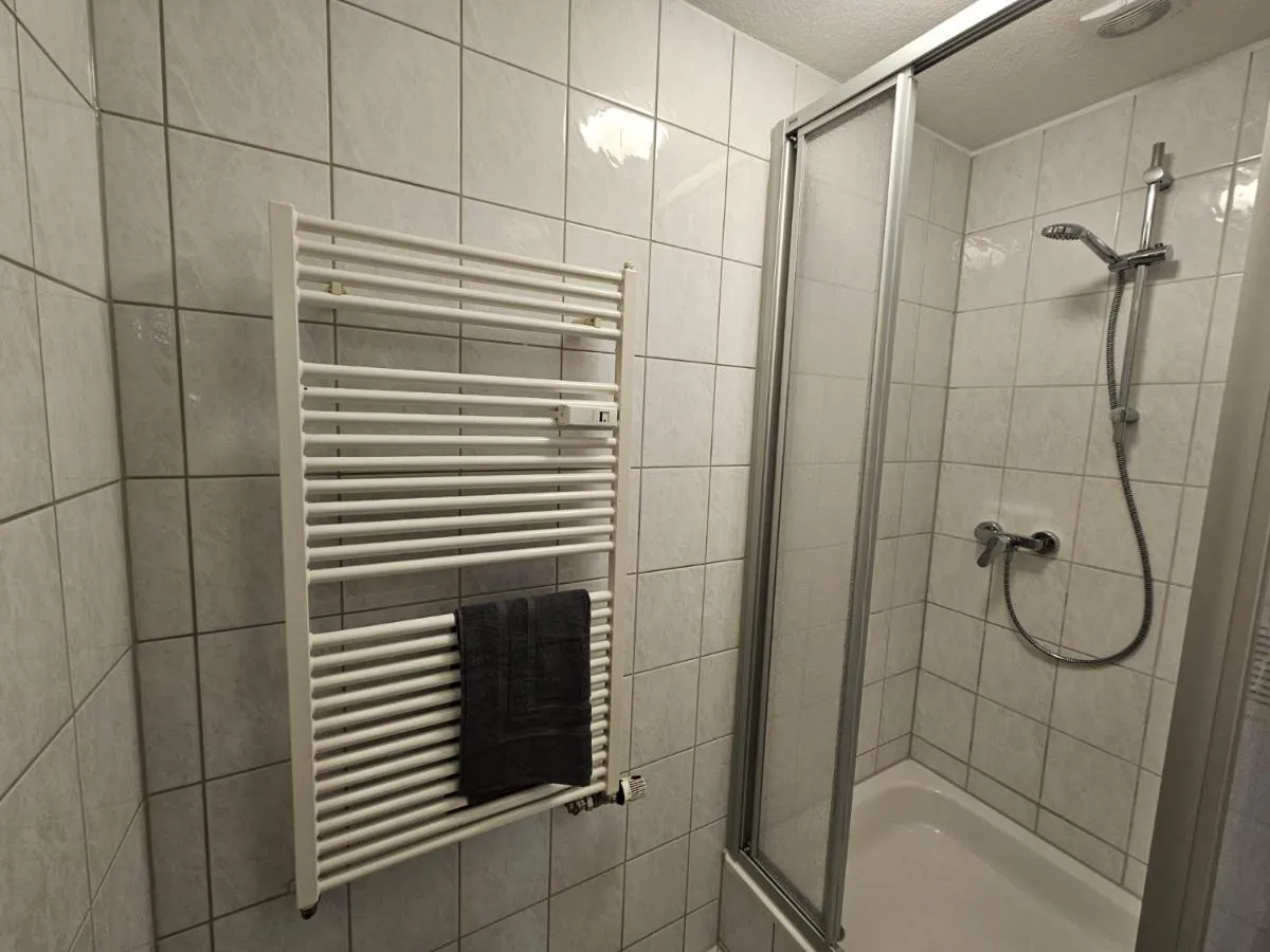 Image 2 of Sehr große Unterkunft mit 6 Schlafzimmern, Küche, Bad und großem Wohnzimmer im Herzen von Leipzig