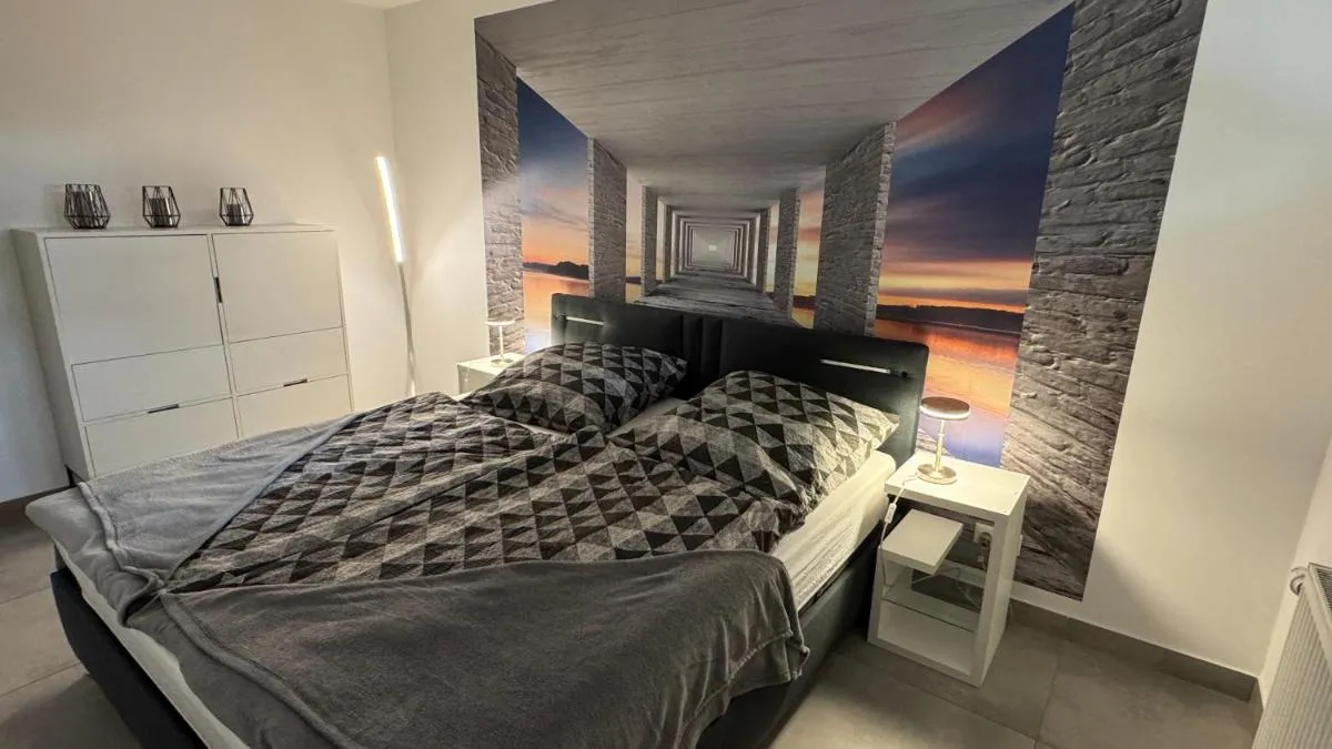 Image 1 of Sonnige Wohnung im Zentrum mit Terrasse u Tiefgarage – Netflix & Prime