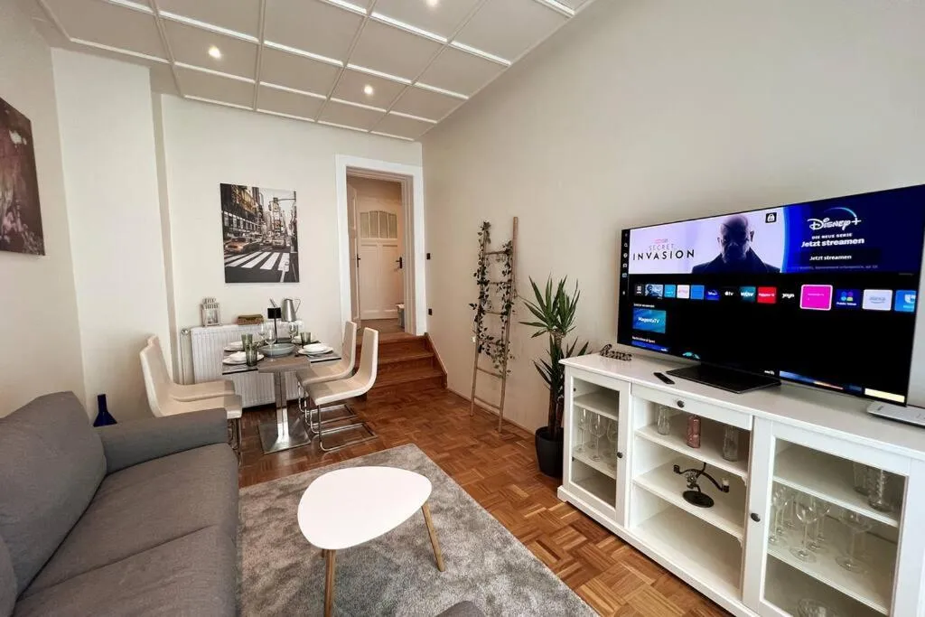 Image 4 of Soul-Apartment Terrasse Privat-Parkplatz Boxspringbett 55Zoll TV WLAN