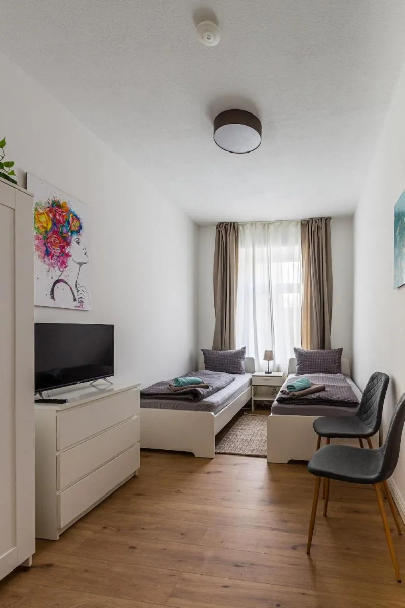 Image 5 of Spacious flat close to center