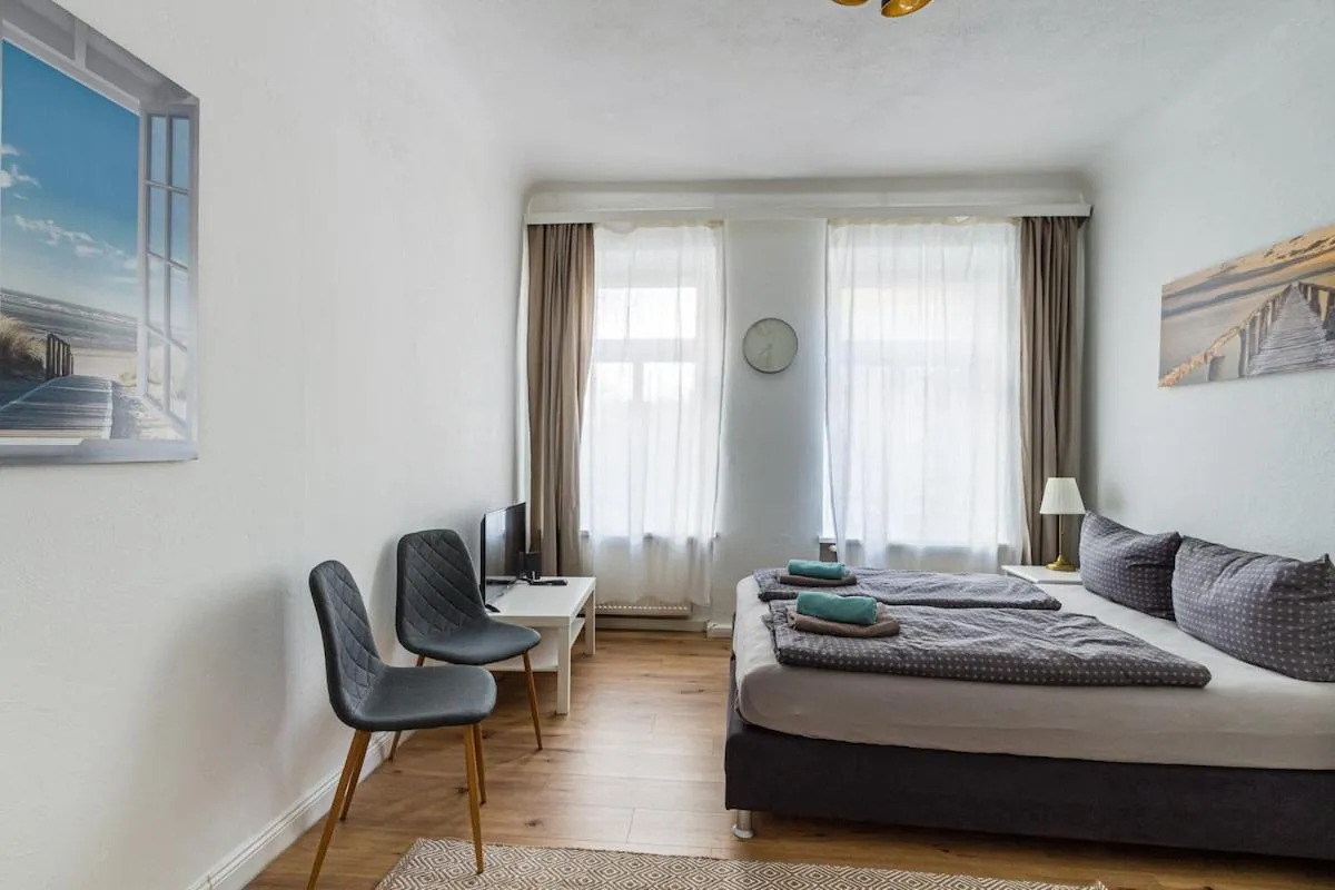 Image 2 of Spacious flat close to center