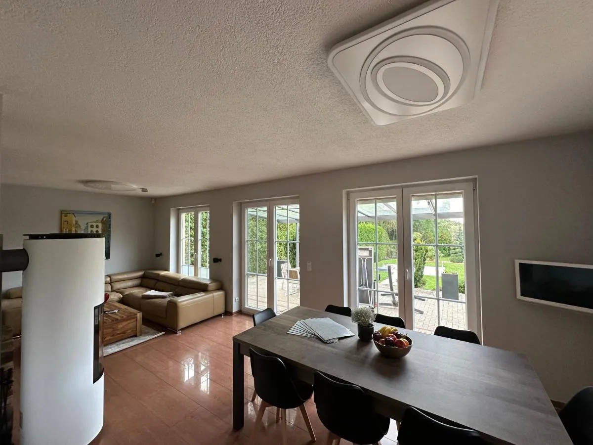 Image 4 of Stadtvilla in Leipzig 7 Personen 3 Schlafzimmer 2 Bäder Garten und Terrasse zentral gelegen Messe Innenstadt Seen