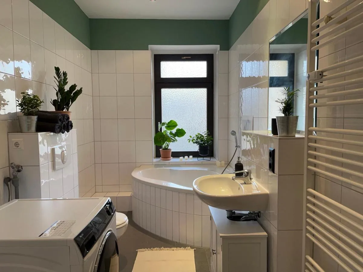 Image 2 of Stilvoller Altbau mit Balkon – 10 min to center