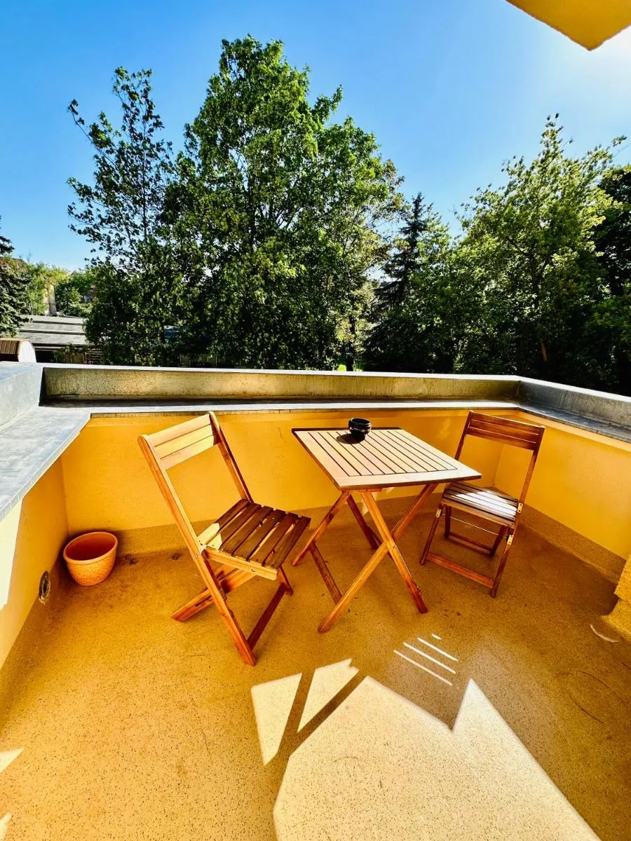 Image 5 of Stötteritz Holiday Apartment – 3 Rooms – 6 People – 5 beds – Balcony – Great public transport 11 minutes to the city