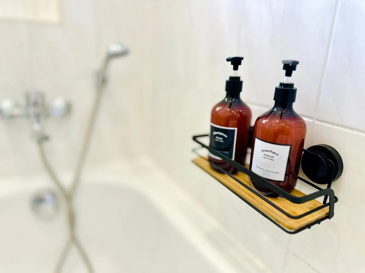 Image 2 of Stötteritz Holiday Apartment – 3 Rooms – 6 People – 5 beds – Balcony – Great public transport 11 minutes to the city