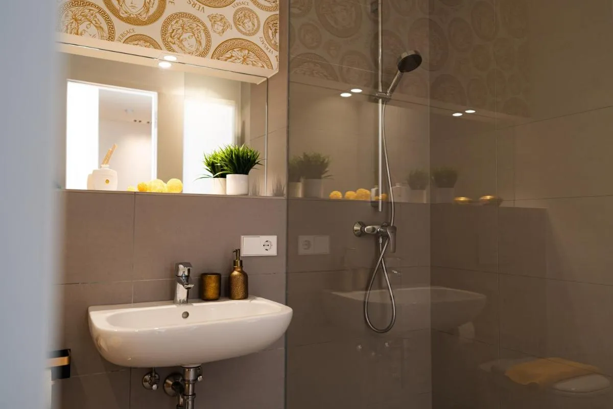 Image 6 of Studio 180