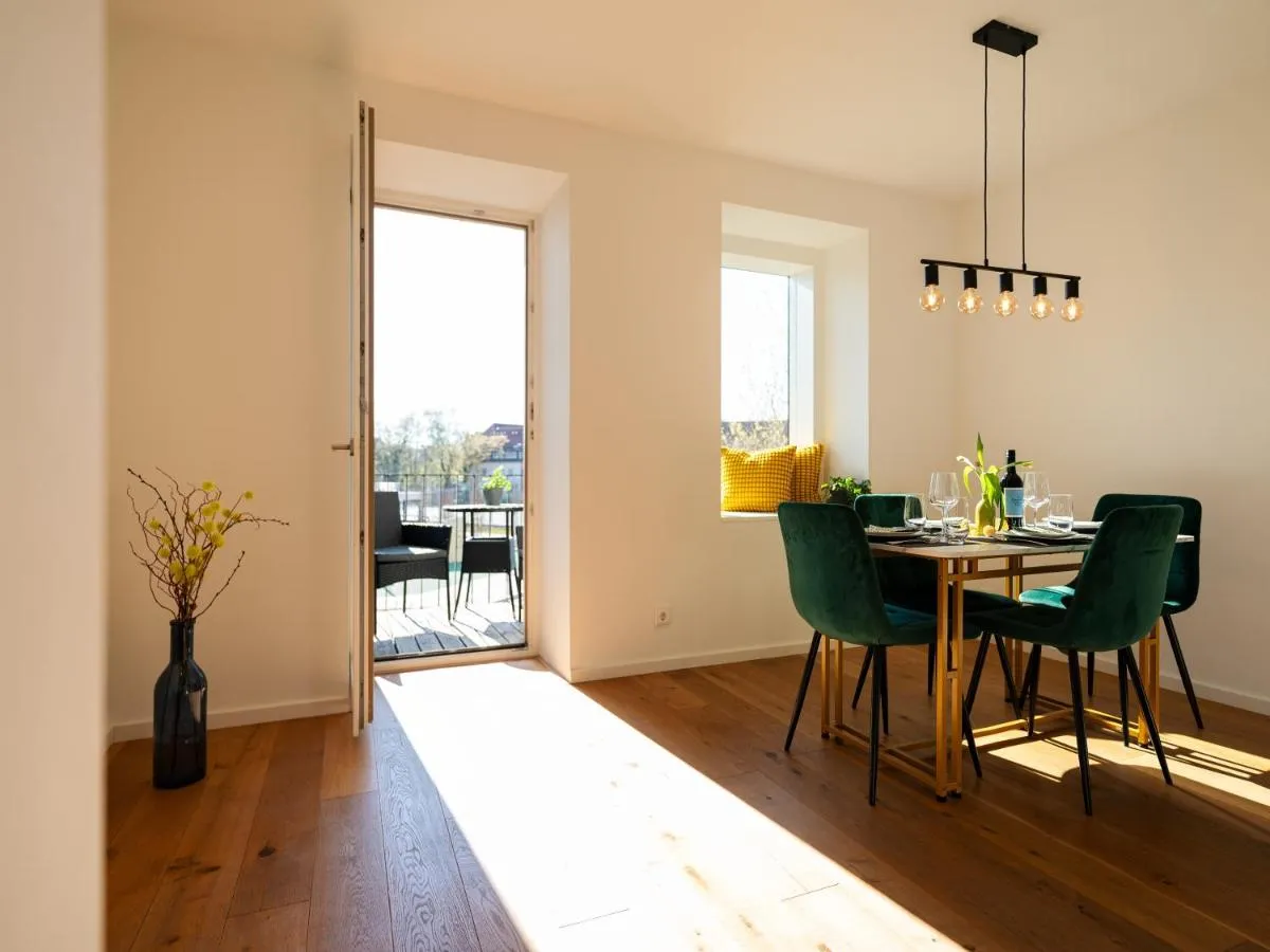 Image 3 of Studio 180