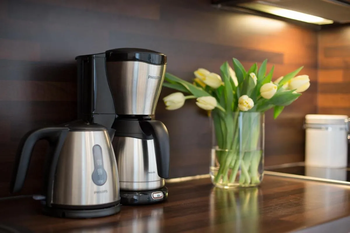 Image 4 of Studio 44