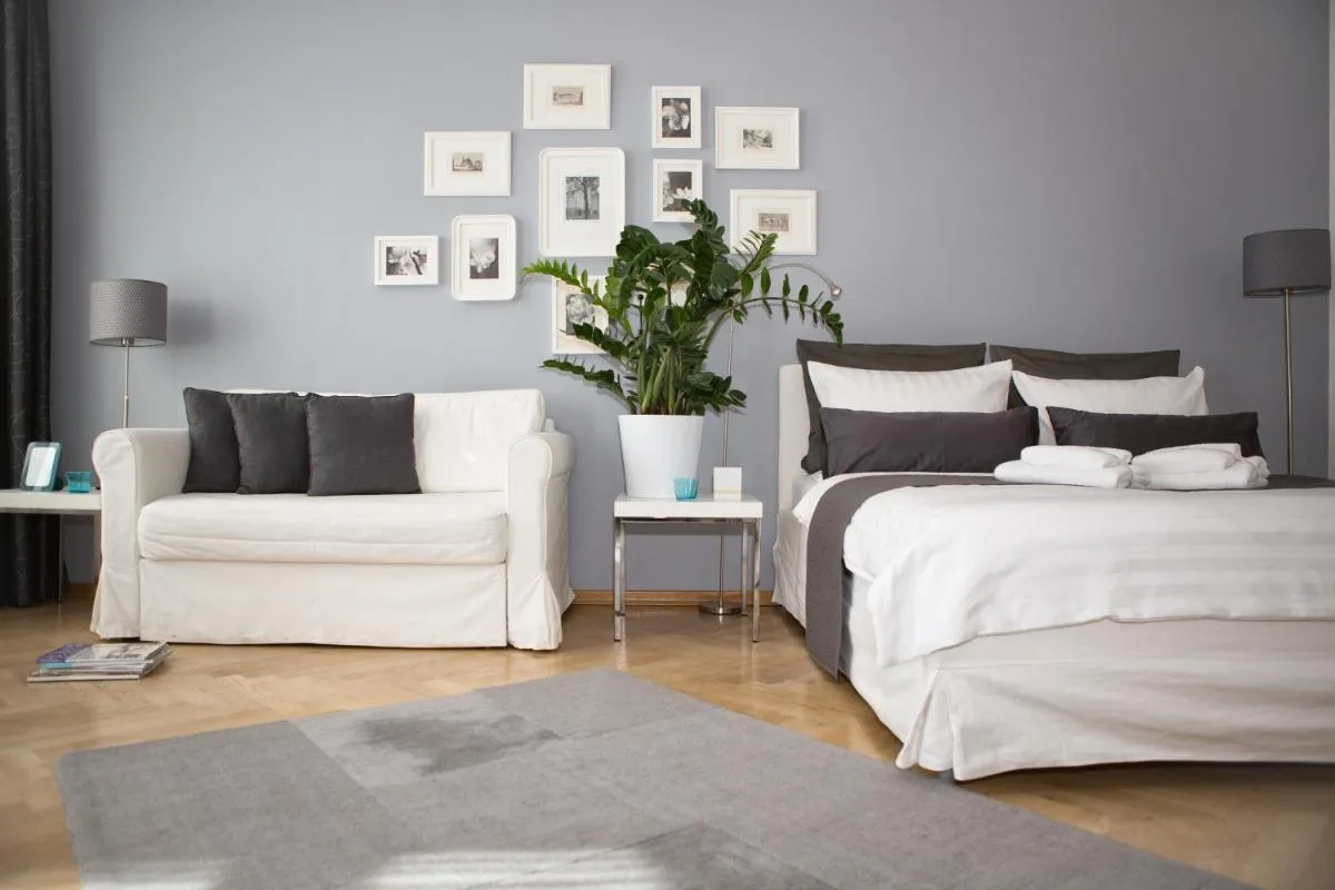 Image 6 of Studio 44