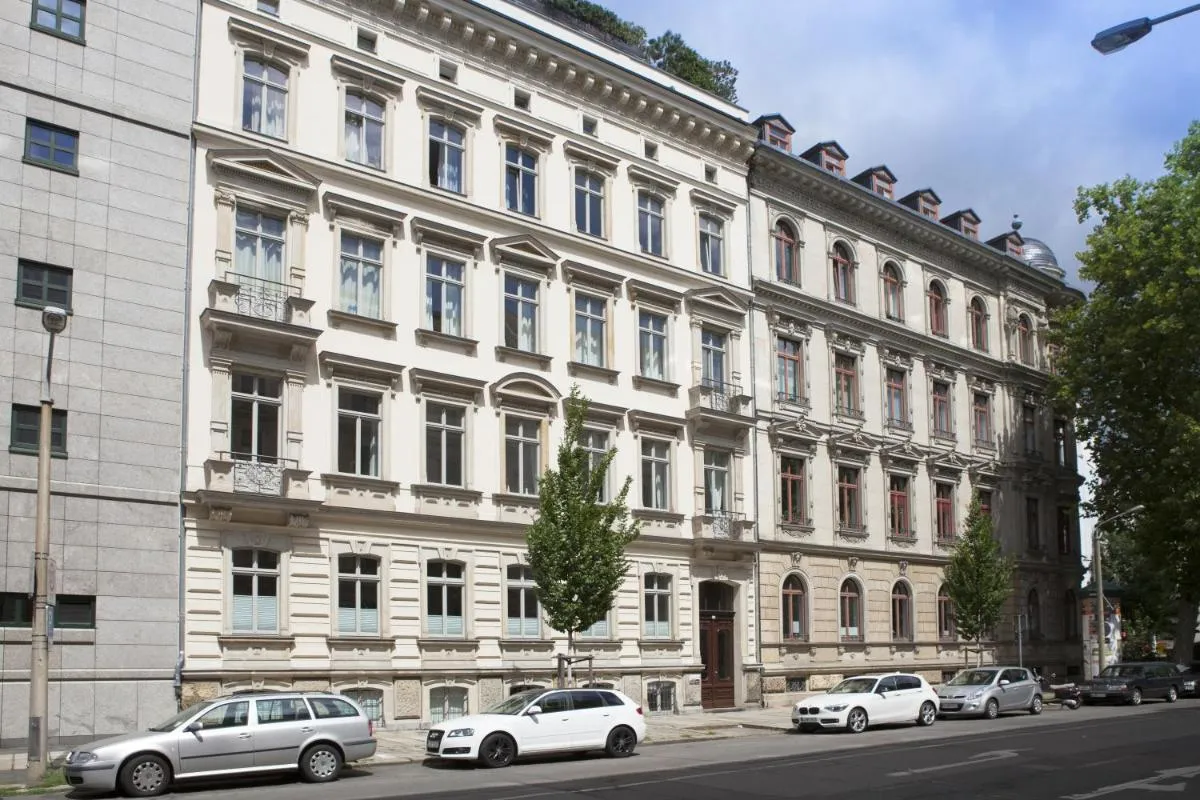 Image 5 of Studio 44